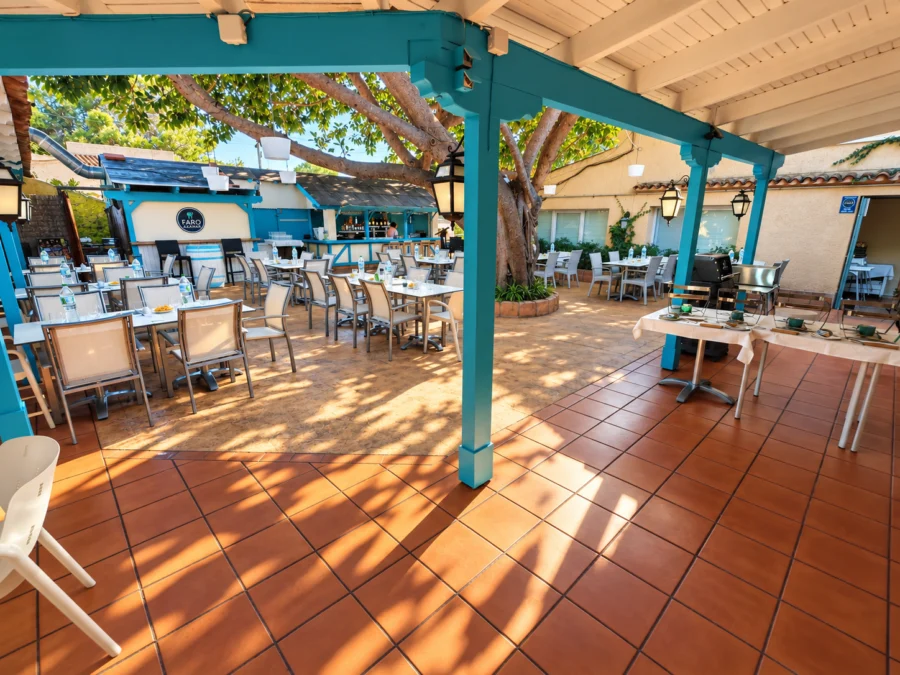 Faro Azahar – Restaurant und Terrasse in Balcón al Mar