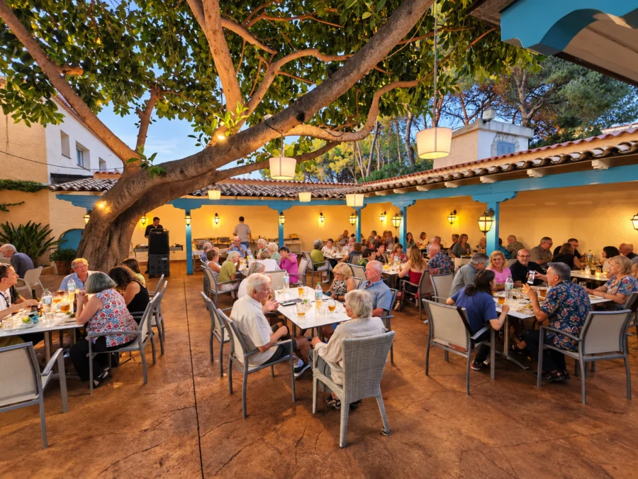 Faro Azahar – Restaurant und Terrasse in Balcón al Mar