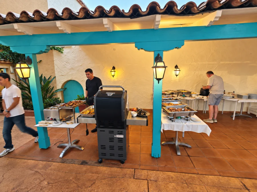 Faro Azahar – Restaurant und Terrasse in Balcón al Mar